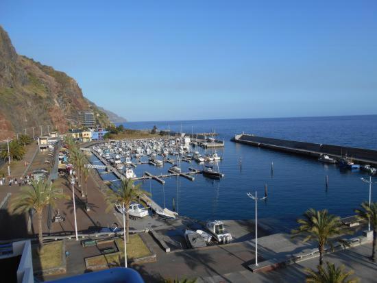 Апартаменты Casa Santana Estreito Da Calheta Экстерьер фото